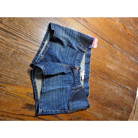 Isabel Maternity by Ingrid & Isabel Pants - New Maternity 6 Isabel Maternity Midi Shorts Denim Jean w Pockets Belt Loops NWT
